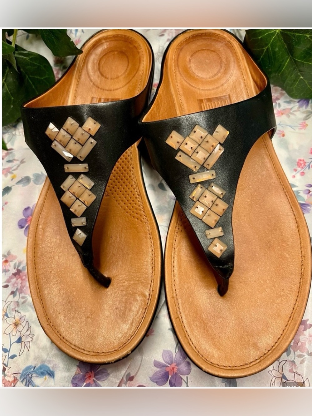 Fitflop Black Thong Sandals with Decorative Beige Accents